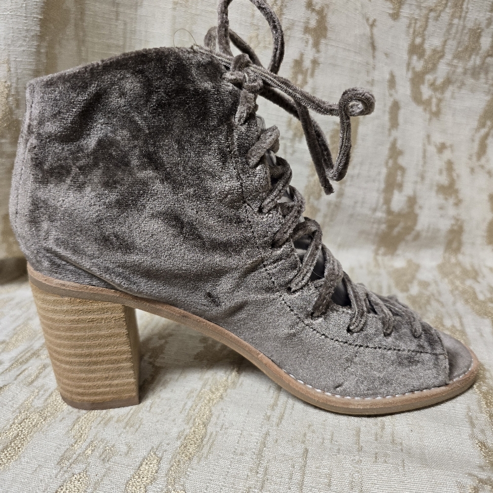 Jeffrey Campbell Grey/Brown Velvet Lace-Up Heels Sz6.5 - Picture 7 of 16